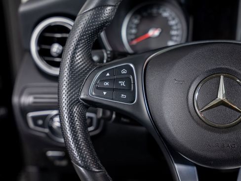 Used 2019 Mercedes-Benz GLC 300 4MATIC w/ Premium Package image 32