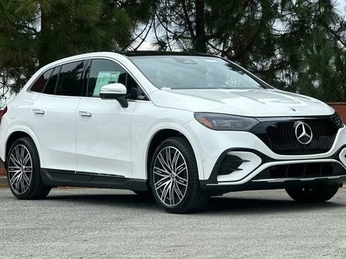 New 2026 Mercedes-Benz EQE 320 4MATIC SUV image 2