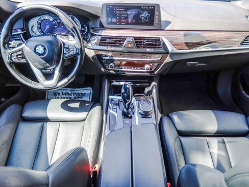 Used 2018 BMW 530i xDrive AWD/4WD image 13