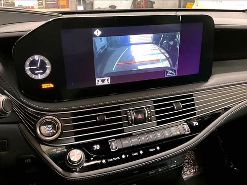 Used 2022 Lexus LS 500 F Sport w/ Accessory Package (Z2) image 26