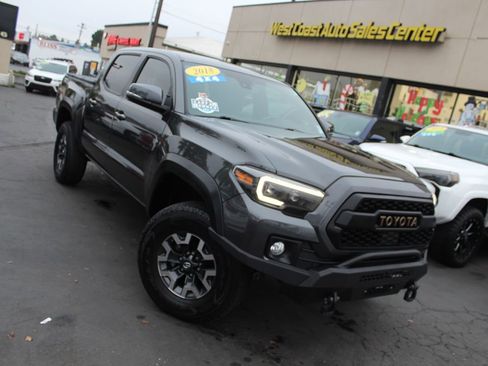 Used 2018 Toyota Tacoma TRD Off-Road image 42