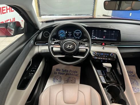 Used 2025 Hyundai Elantra Limited FWD image 33