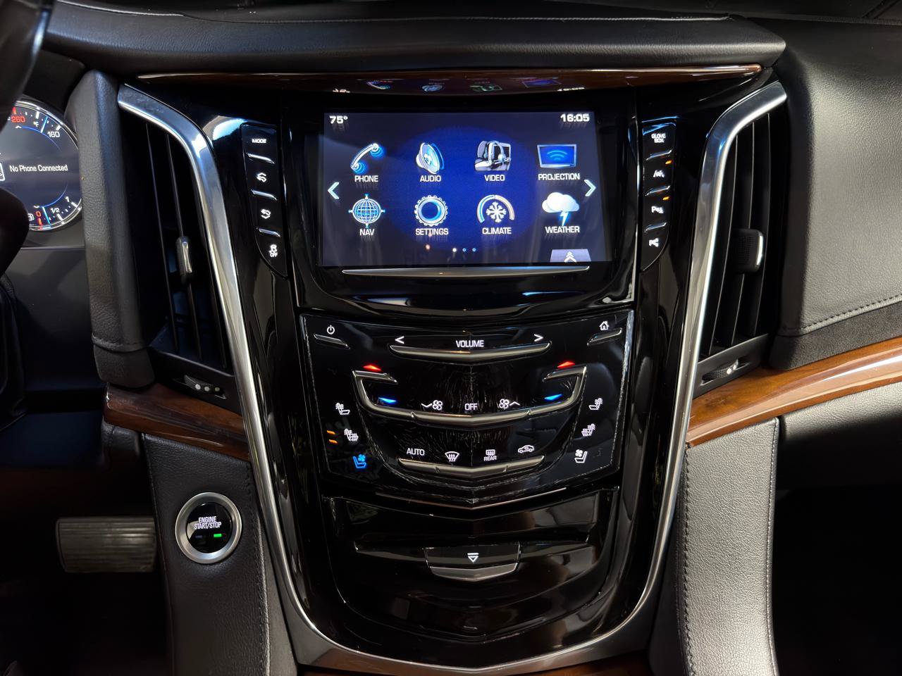 Used 2017 Cadillac Escalade Premium Luxury AWD/4WD image 20