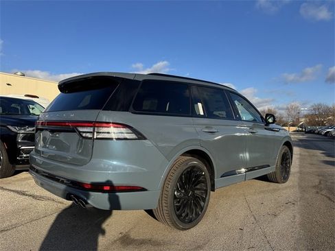 New 2026 Lincoln Aviator Reserve w/ Jet Appearance Package image 8