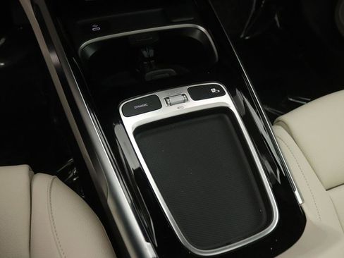 New 2026 Mercedes-Benz GLB 250 image 6