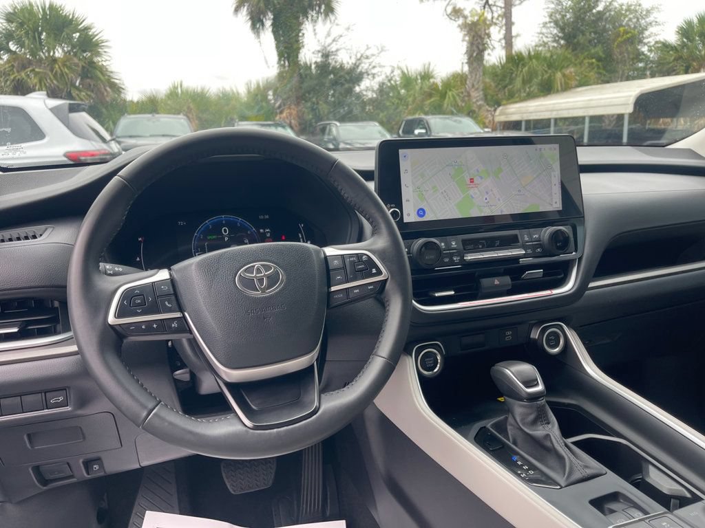 Used 2026 Toyota Grand Highlander FWD image 15