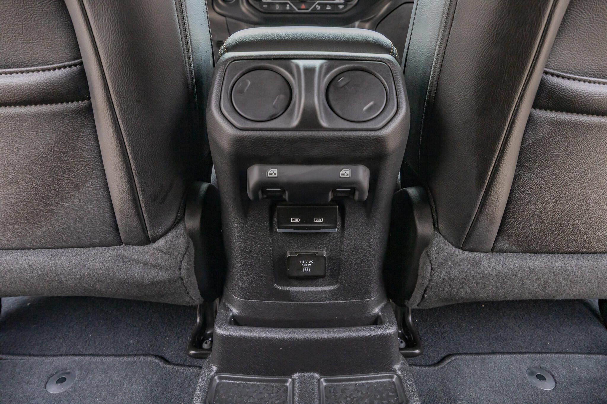 Used 2022 Jeep Wrangler Unlimited Sahara AWD/4WD image 34