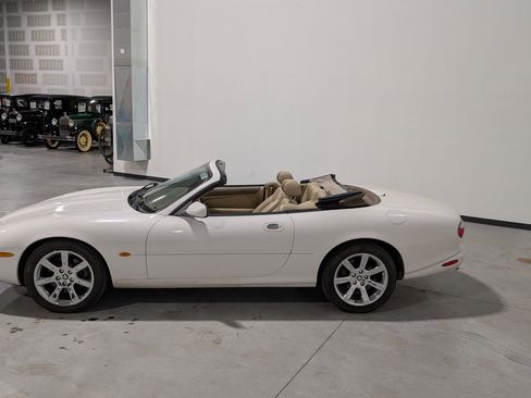 Used 2003 Jaguar XK8 Convertible image 5