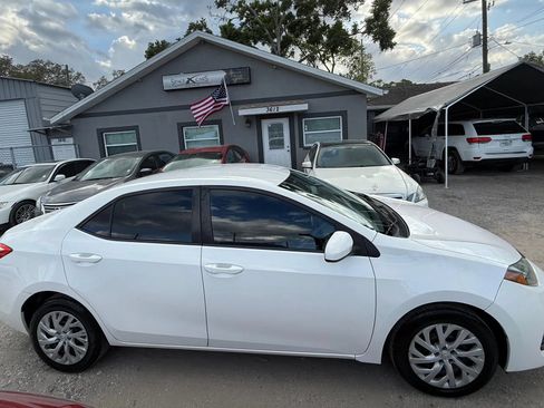 Used 2017 Toyota Corolla LE FWD image 6