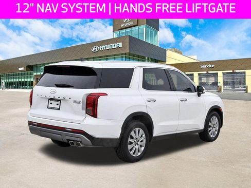 Used 2024 Hyundai Palisade SEL FWD image 5