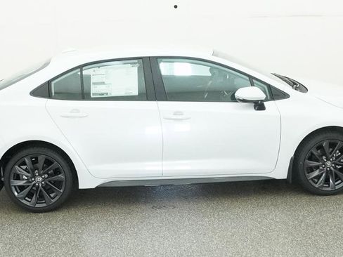 New 2026 Toyota Corolla SE FWD image 11