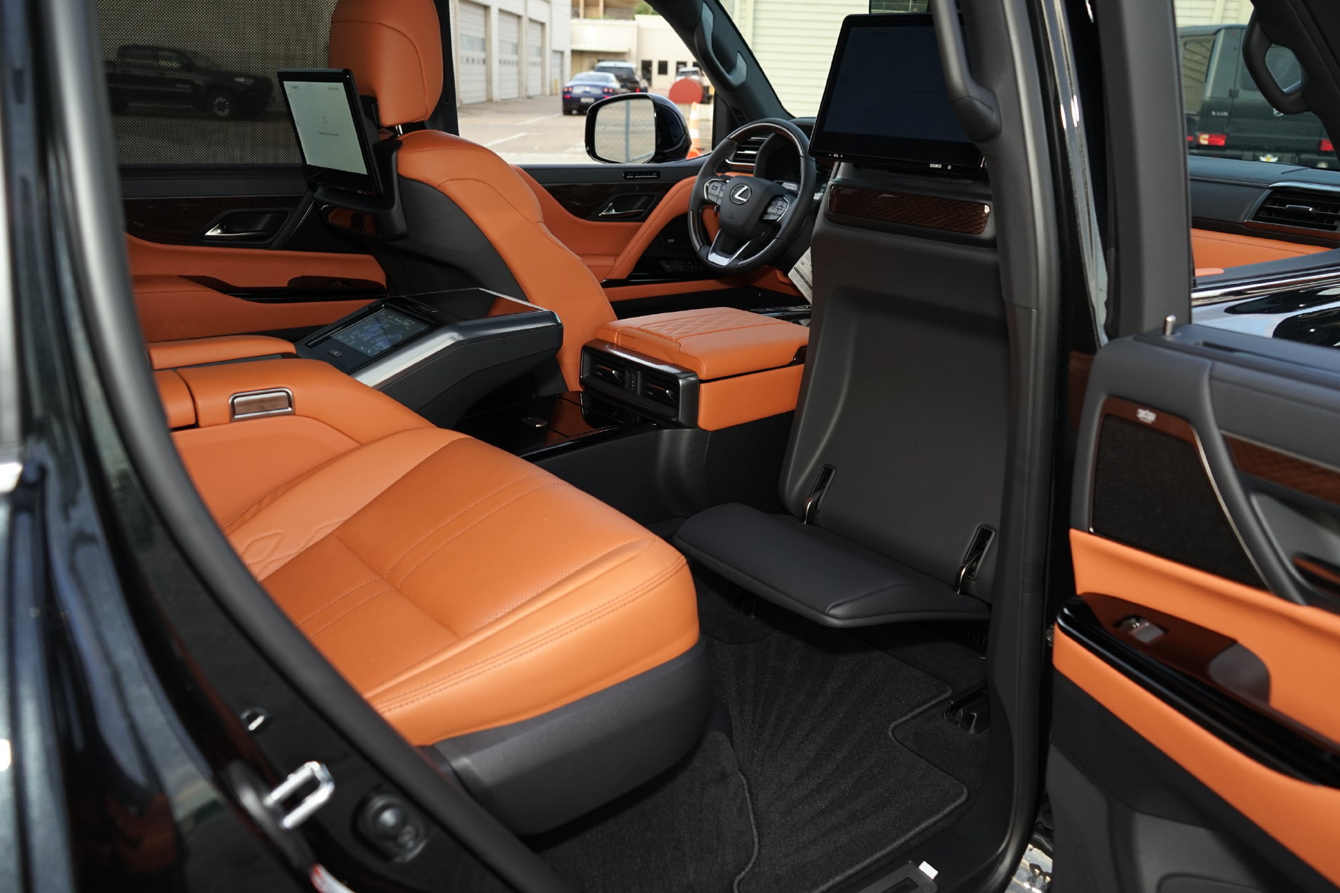 Used 2026 Lexus LX 700h Ultra Luxury AWD/4WD image 23