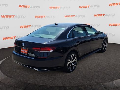 Used 2022 Volkswagen Passat 2.0T SE FWD image 5