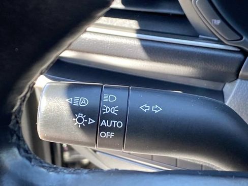 Used 2022 MAZDA MAZDA3 s FWD image 30