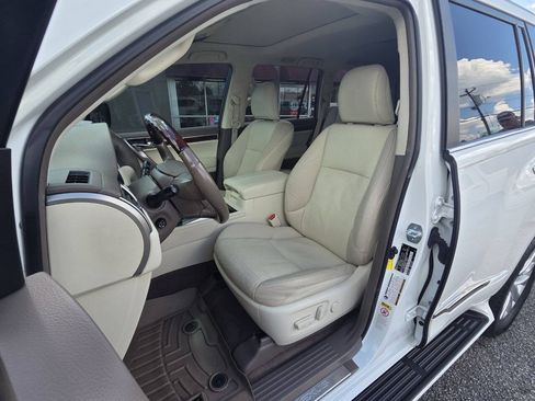 Used 2017 Lexus GX 460 Premium AWD/4WD image 7