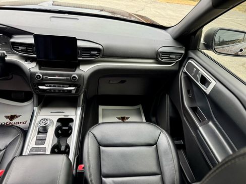 Used 2020 Ford Explorer XLT w/ Equipment Group 202A image 22