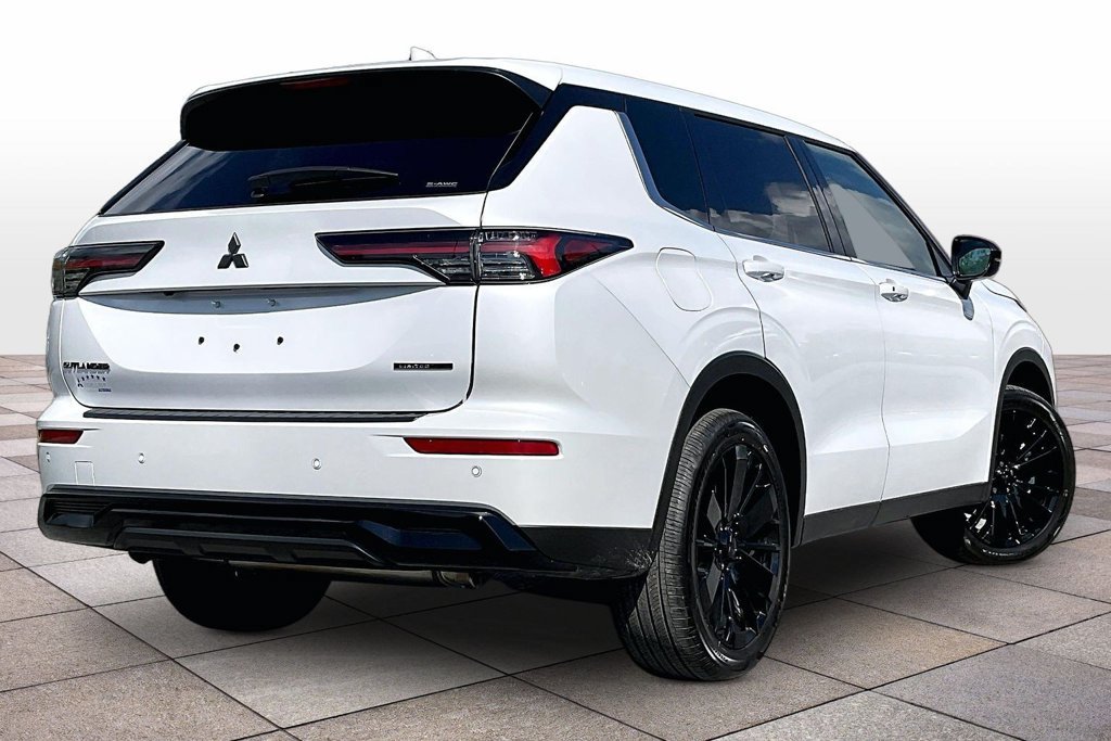 Used 2026 Mitsubishi Outlander LE AWD/4WD image 12