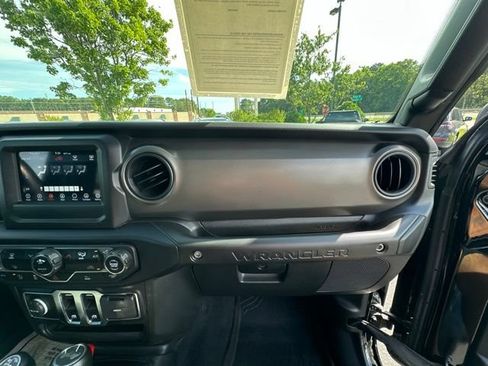Used 2022 Jeep Wrangler Sport AWD/4WD image 14