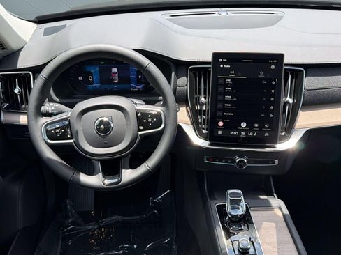 New 2026 Volvo XC90 B5 Core w/ Protection Package AWD/4WD image 28