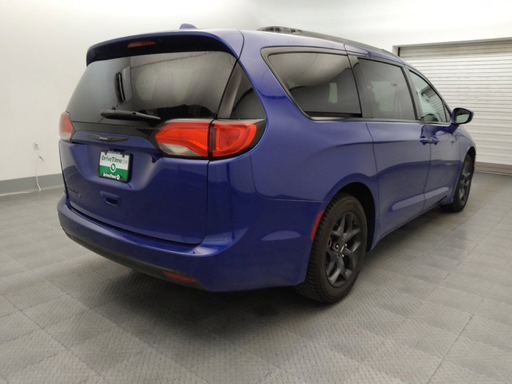 Used 2018 Chrysler Pacifica Touring Plus w/ S Appearance Package FWD image 9