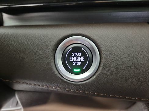 Used 2023 Cadillac Escalade Premium Luxury AWD/4WD image 35