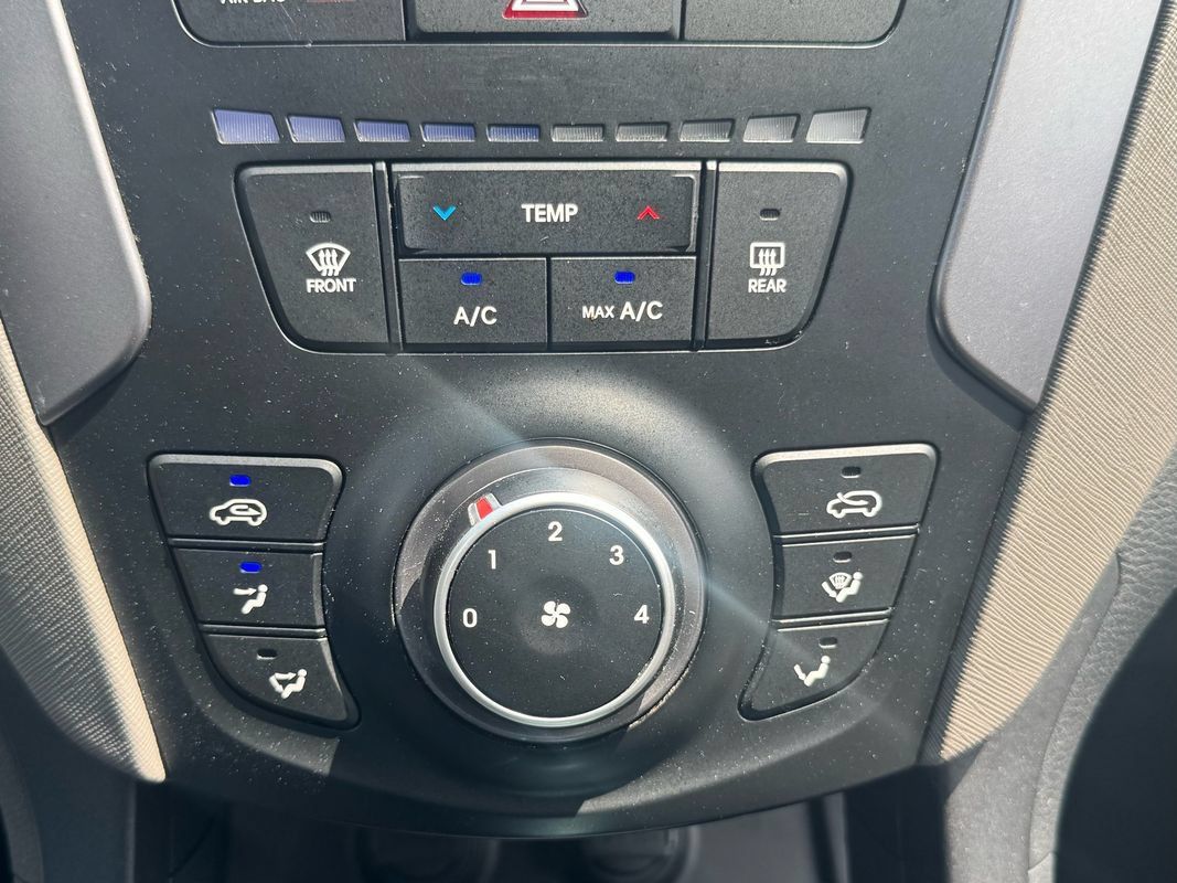 Used 2014 Hyundai Santa Fe Sport w/ Popular Equipment Package 02 AWD/4WD image 17