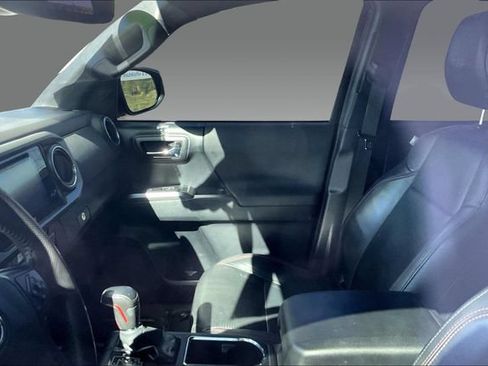 Used 2019 Toyota Tacoma TRD Pro AWD/4WD image 5