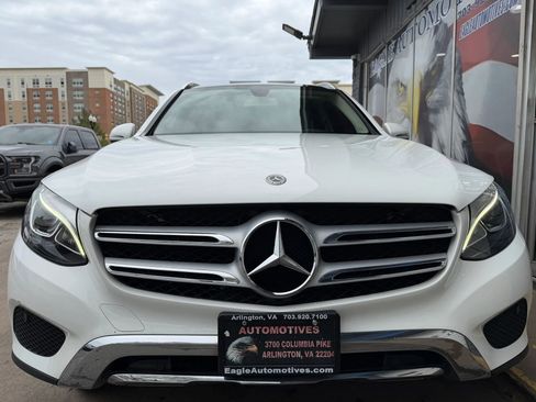 Used 2019 Mercedes-Benz GLC 300 4MATIC w/ Premium Package image 7