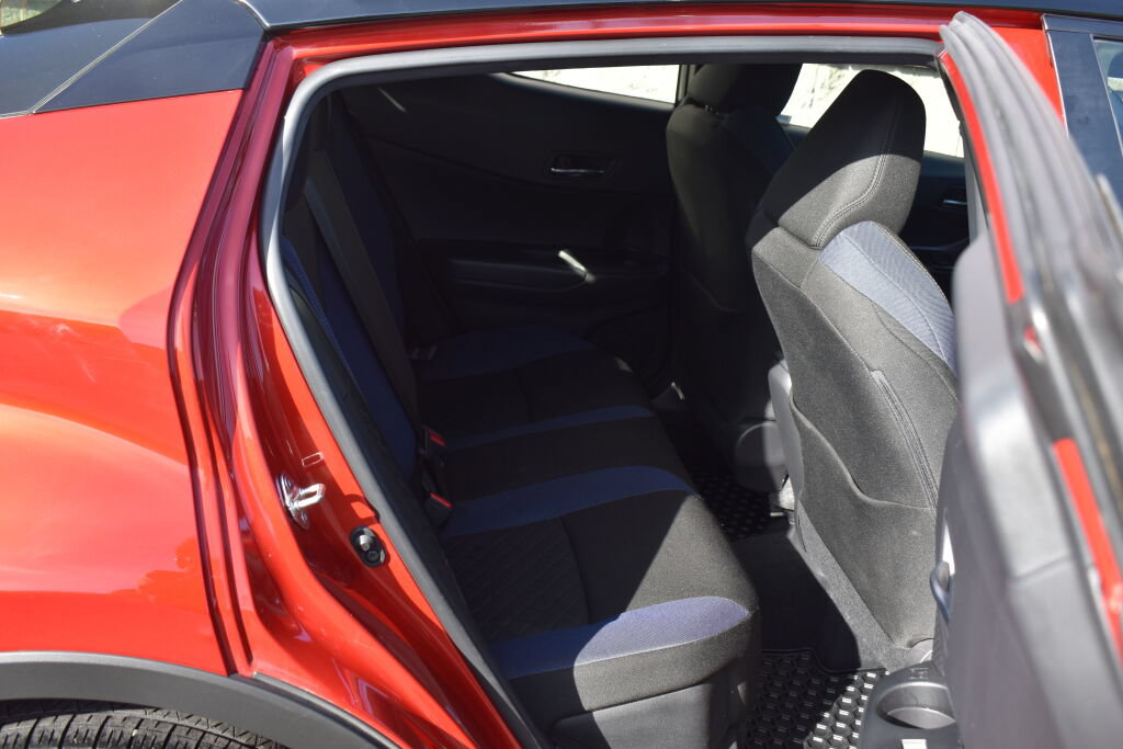 Used 2021 Toyota C-HR Limited FWD image 23