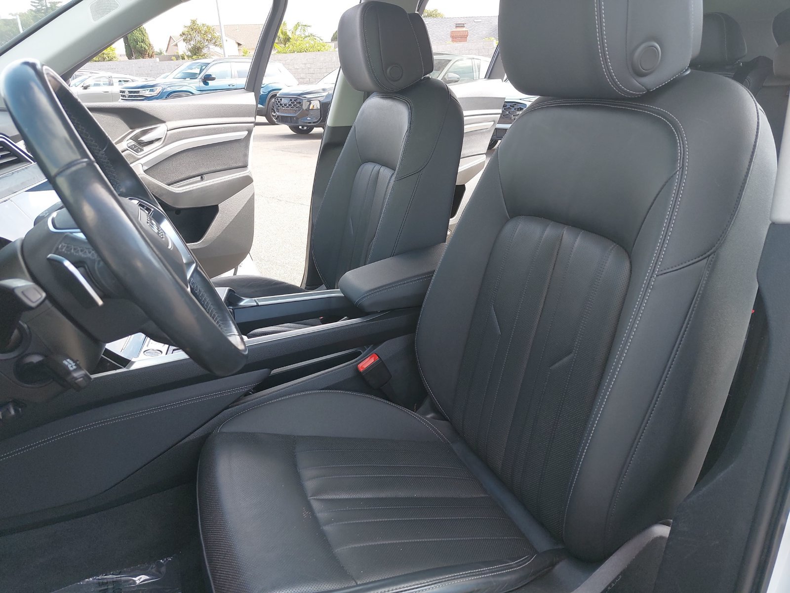 Used 2024 Audi Q8 e-tron Premium Plus AWD/4WD image 15
