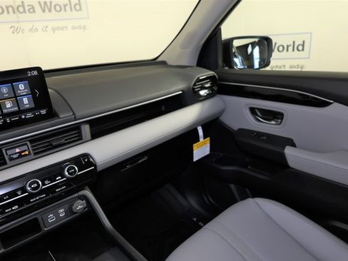 New 2025 Honda Pilot EX-L image 9