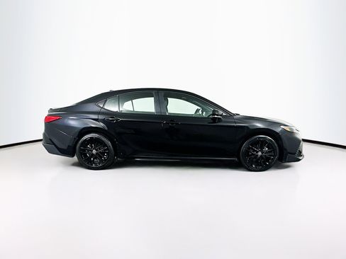 Used 2025 Toyota Camry SE image 10