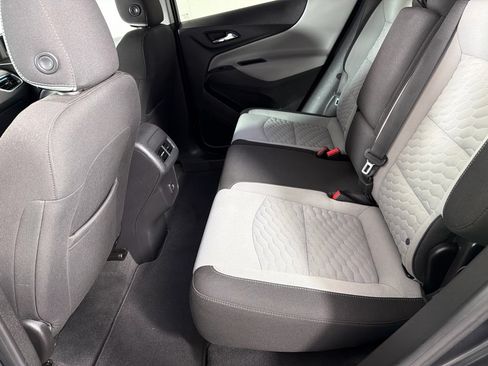 Used 2019 Chevrolet Equinox LS w/ LS Convenience Package FWD image 17
