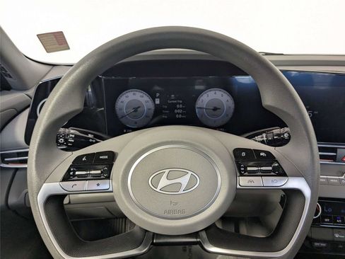 Used 2024 Hyundai Elantra SEL image 11