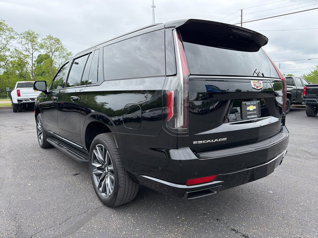Used 2024 Cadillac Escalade ESV Sport AWD/4WD image 3