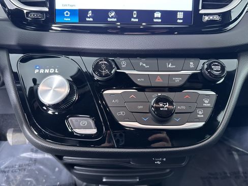 New 2026 Chrysler Voyager LX image 25