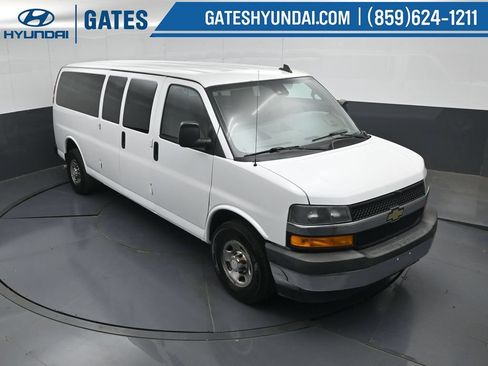 Used 2019 Chevrolet Express 3500 LT w/ LT Preferred Equipment Group RWD image 36