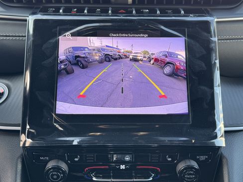 New 2025 Jeep Grand Cherokee L Altitude image 26