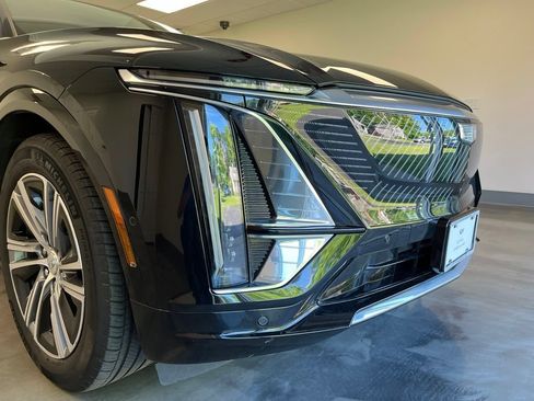 Certified 2024 Cadillac Lyriq Luxury w/ LPO, Floor Liner Package AWD/4WD image 6
