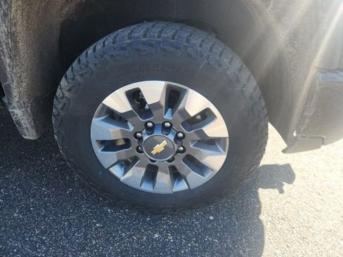 Used 2024 Chevrolet Silverado 2500 Custom w/ Custom Convenience Package image 2