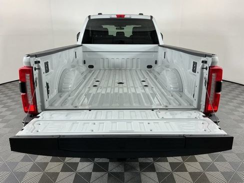 Used 2025 Ford F450 Lariat w/ FX4 Off-Road Package AWD/4WD image 7