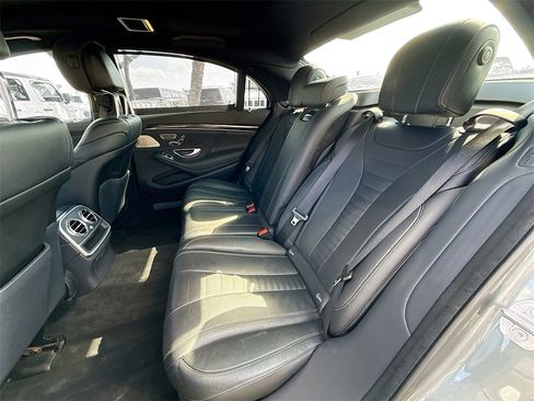 Used 2020 Mercedes-Benz S 560 Sedan image 28