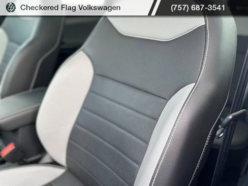 Used 2023 Volkswagen Taos SEL AWD/4WD image 22