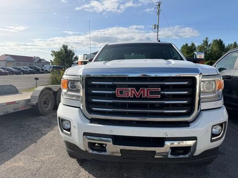 Used 2016 GMC Sierra 2500 SLT w/ All-Terrain HD Package AWD/4WD image 2