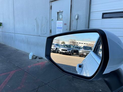 Used 2025 Kia Sportage LX image 18