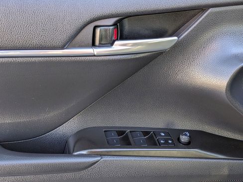 Used 2024 Toyota Camry SE image 15