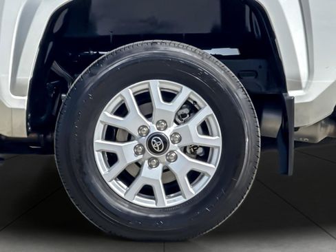 Certified 2024 Toyota Tacoma SR5 image 24