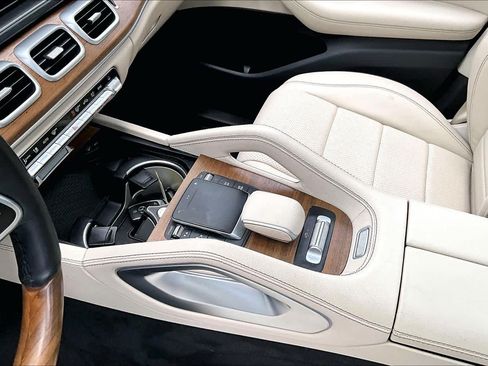 Certified 2023 Mercedes-Benz GLS 450 4MATIC image 17