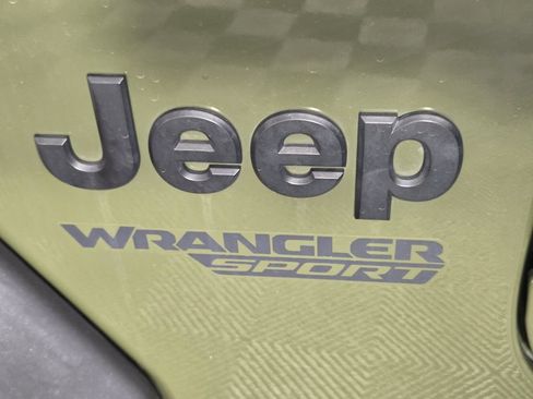 Used 2021 Jeep Wrangler Sport AWD/4WD image 10