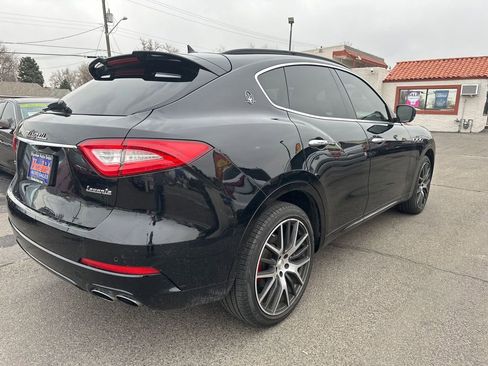 Used 2017 Maserati Levante w/ Sport Package image 9